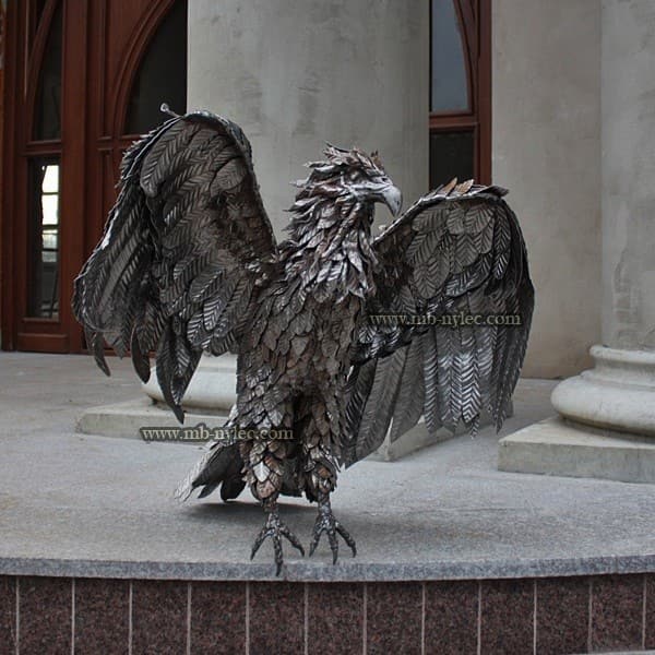 rzezby z metalu - orzeł ze stali - skala 1:1 - galeria rzeźb stalowych Dębica - numer kat.Z18