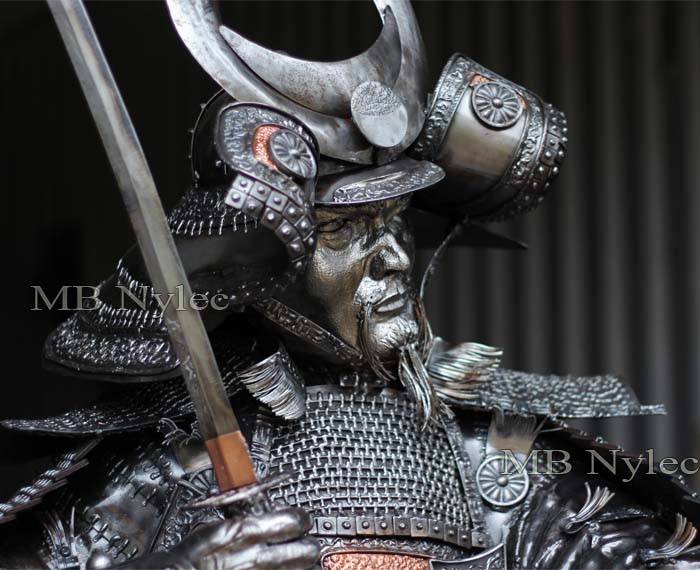 rzeźby z metalu - samuraj ze stali - metaloplastyka MB Nylec