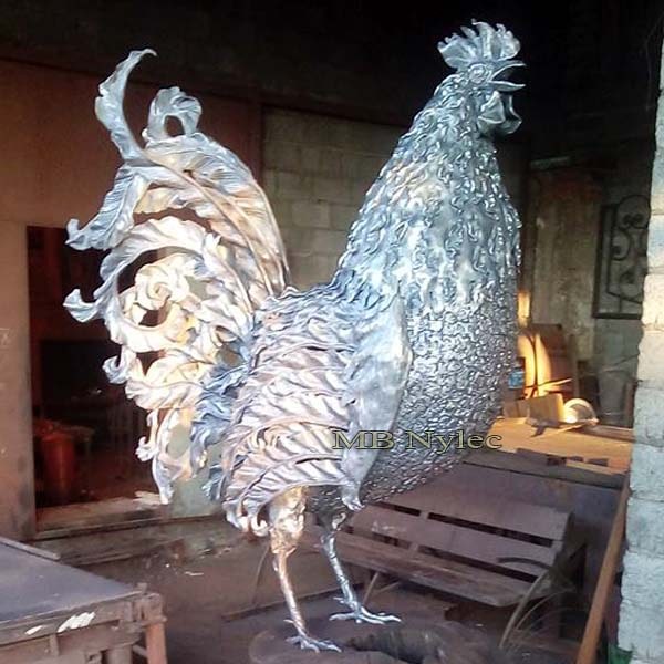 rzeźby ze stali - kogut z metalu - kowalstwo artystyczne - MB Nylec
